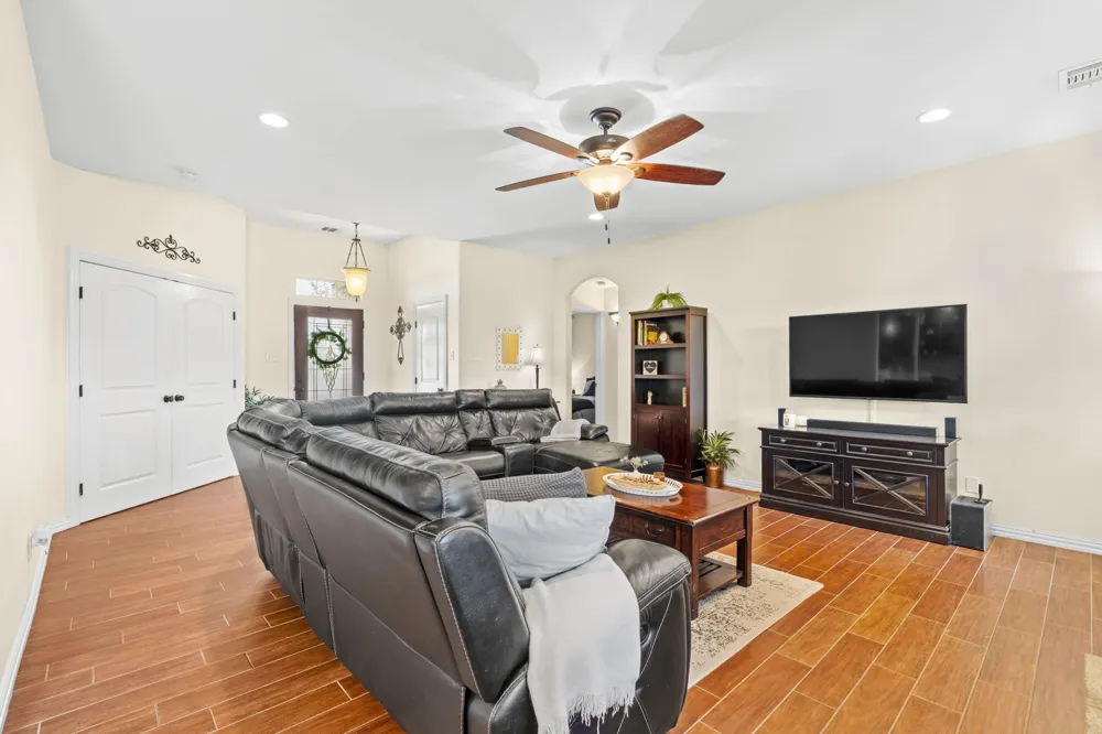 104 Madison Lane Thrall, TX 76578
