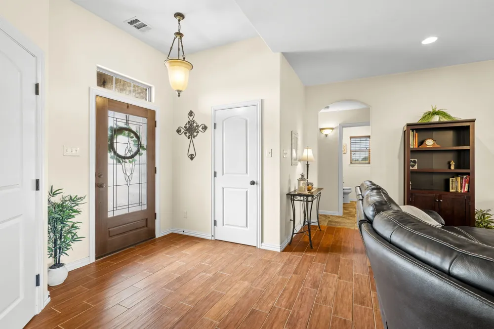 104 Madison Lane Thrall, TX 76578