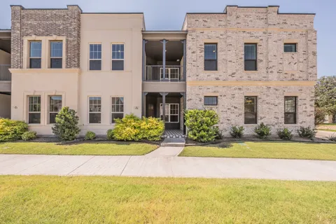 305 Sunset Lane #102