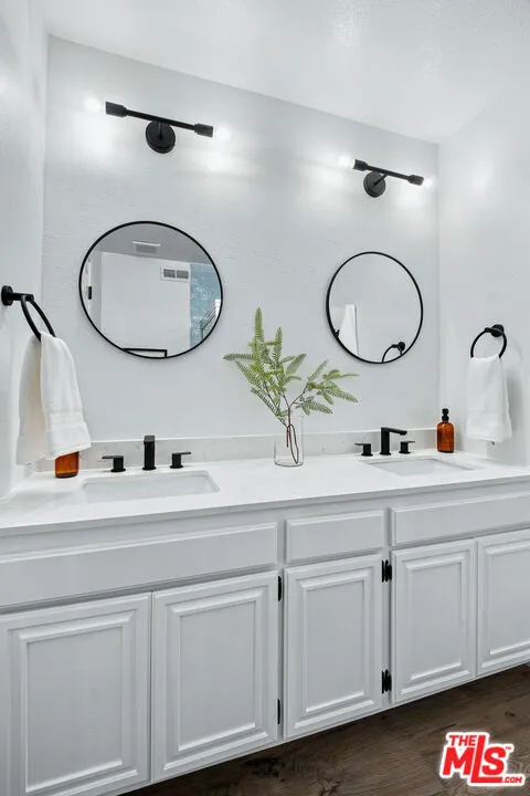 21811 Saticoy Street #23 Los Angeles, CA 91304