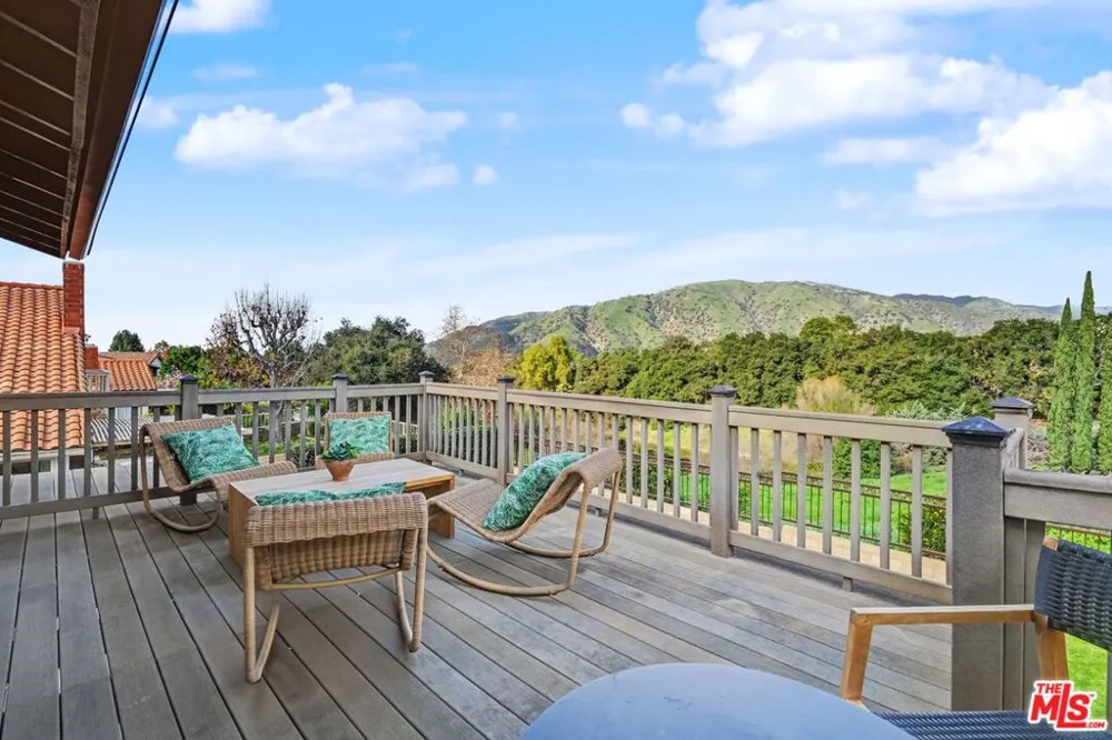 6497 Country Club Drive La Verne, CA 91750