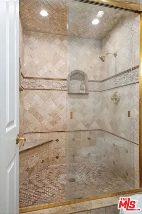 6497 Country Club Drive La Verne, CA 91750