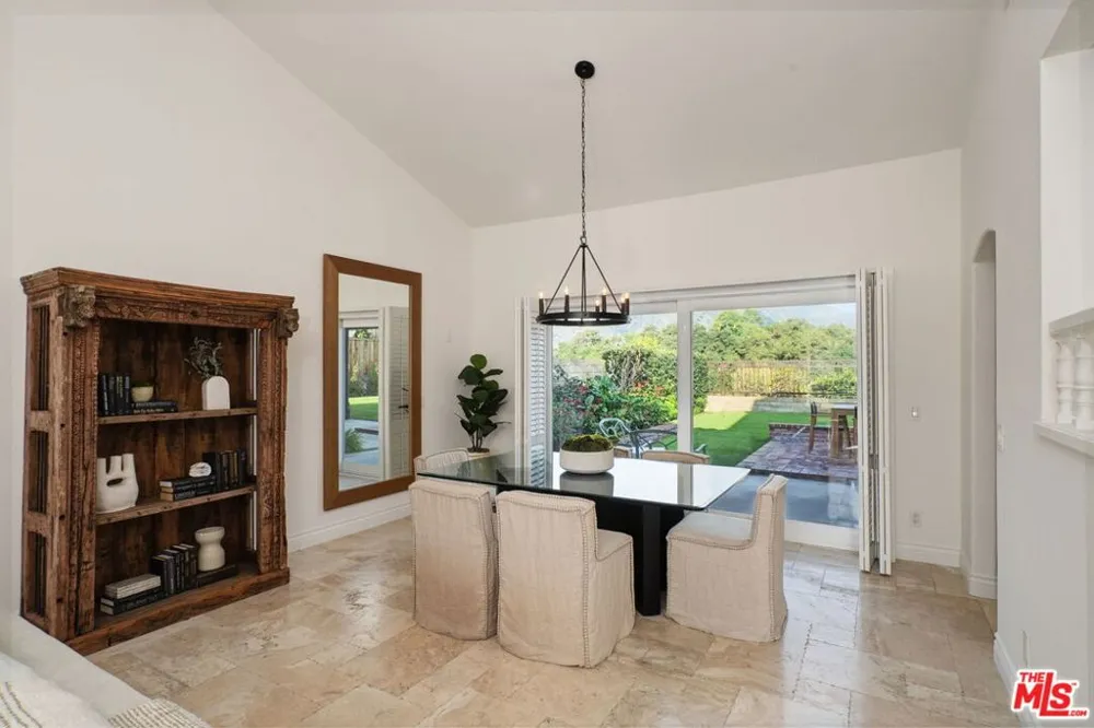 6497 Country Club Drive La Verne, CA 91750