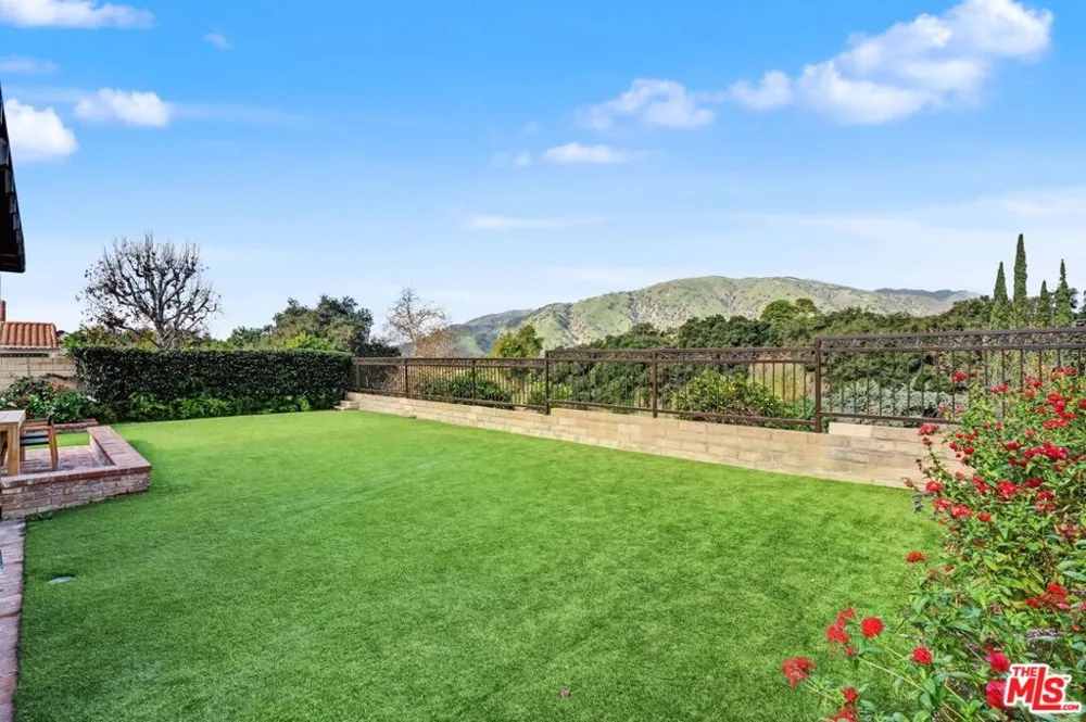 6497 Country Club Drive La Verne, CA 91750