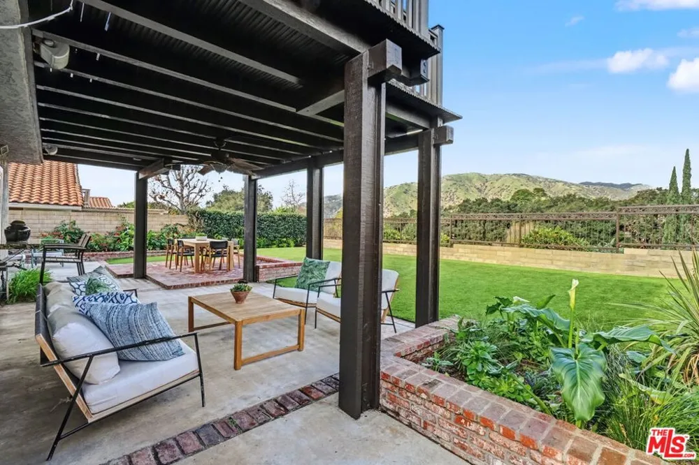 6497 Country Club Drive La Verne, CA 91750