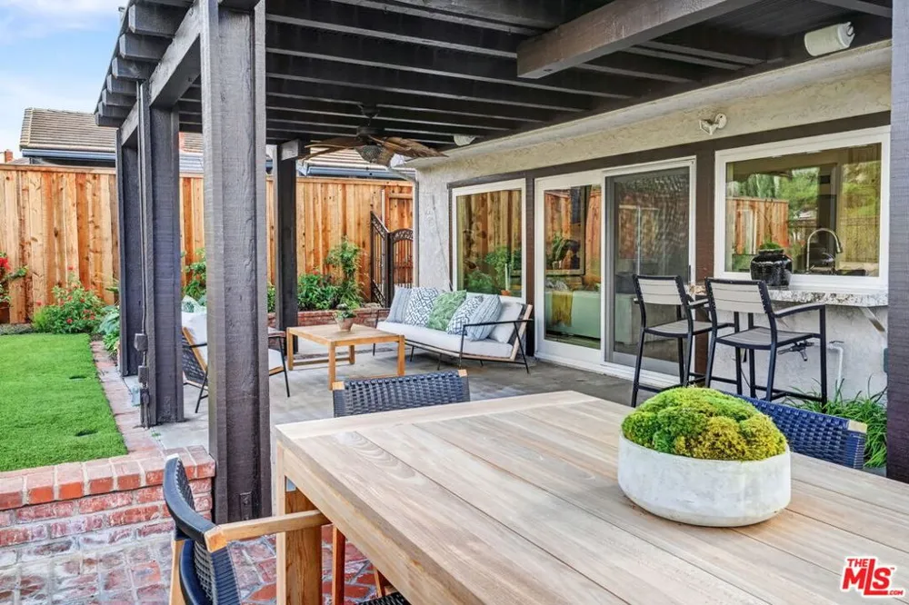 6497 Country Club Drive La Verne, CA 91750