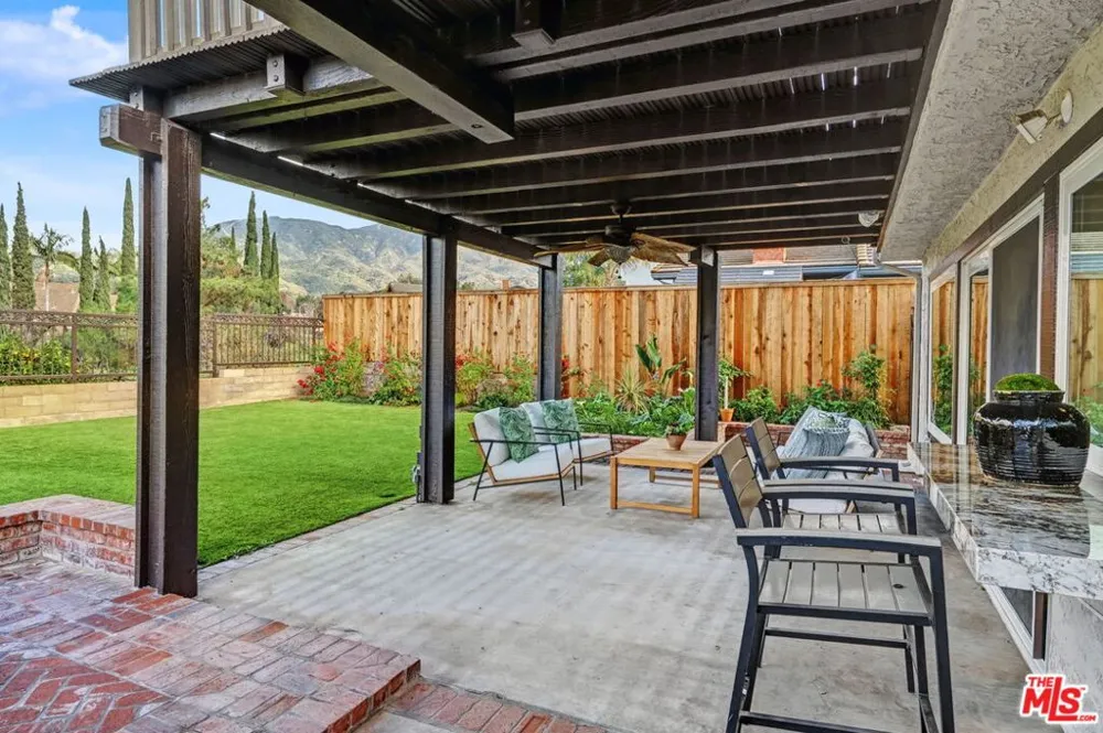 6497 Country Club Drive La Verne, CA 91750