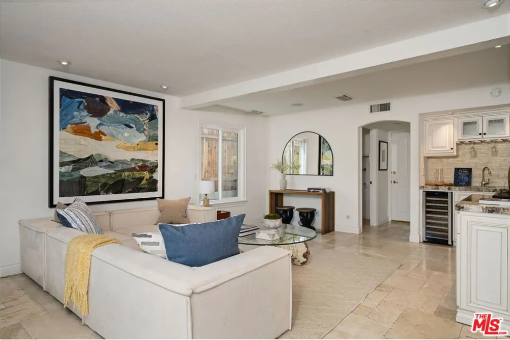 6497 Country Club Drive La Verne, CA 91750