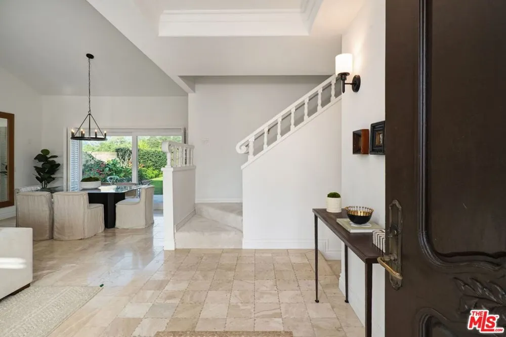 6497 Country Club Drive La Verne, CA 91750