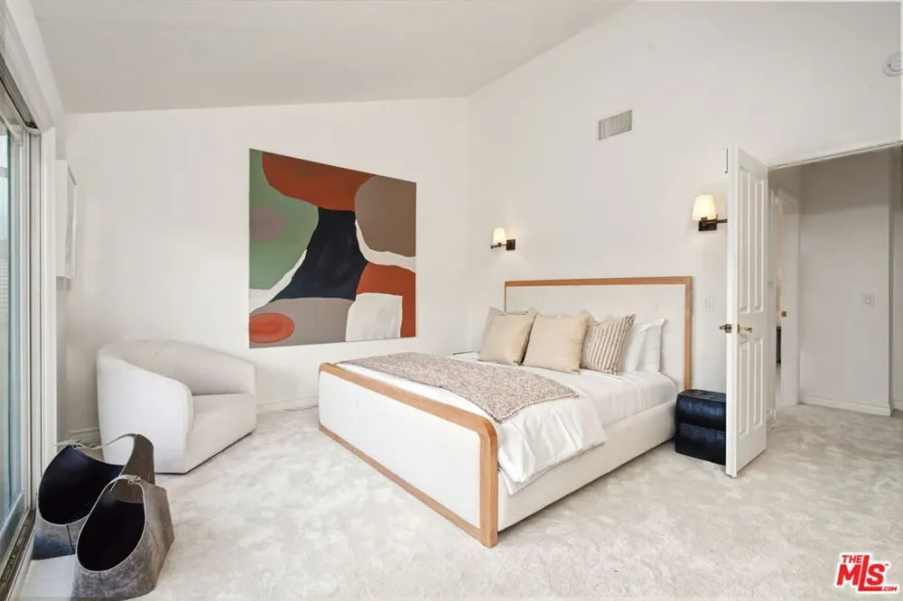 6497 Country Club Drive La Verne, CA 91750