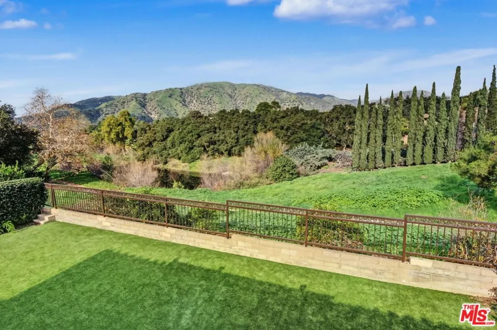 6497 Country Club Drive La Verne, CA 91750