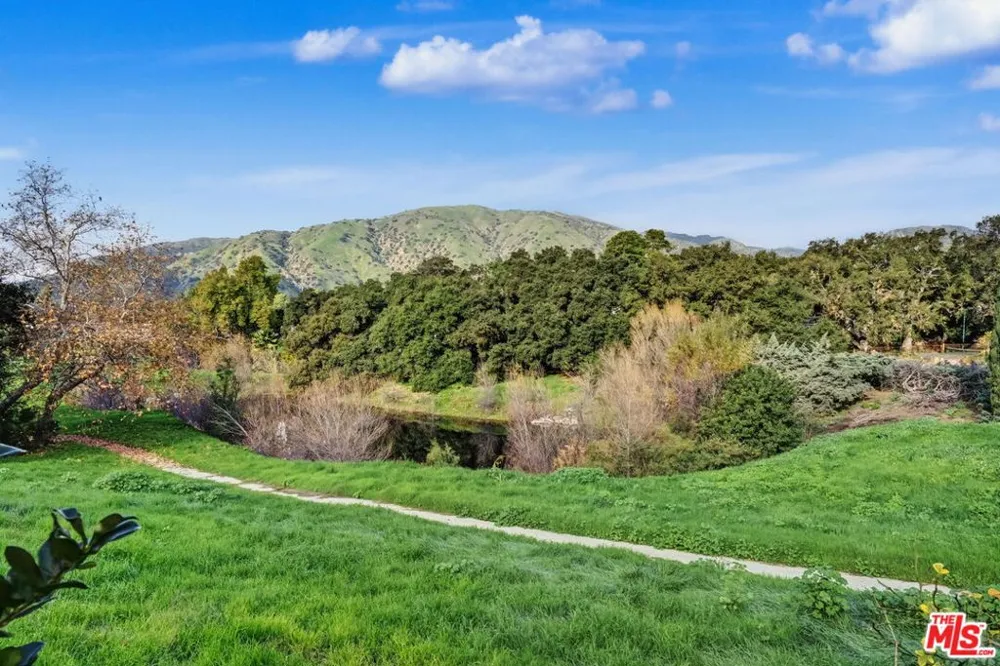 6497 Country Club Drive La Verne, CA 91750