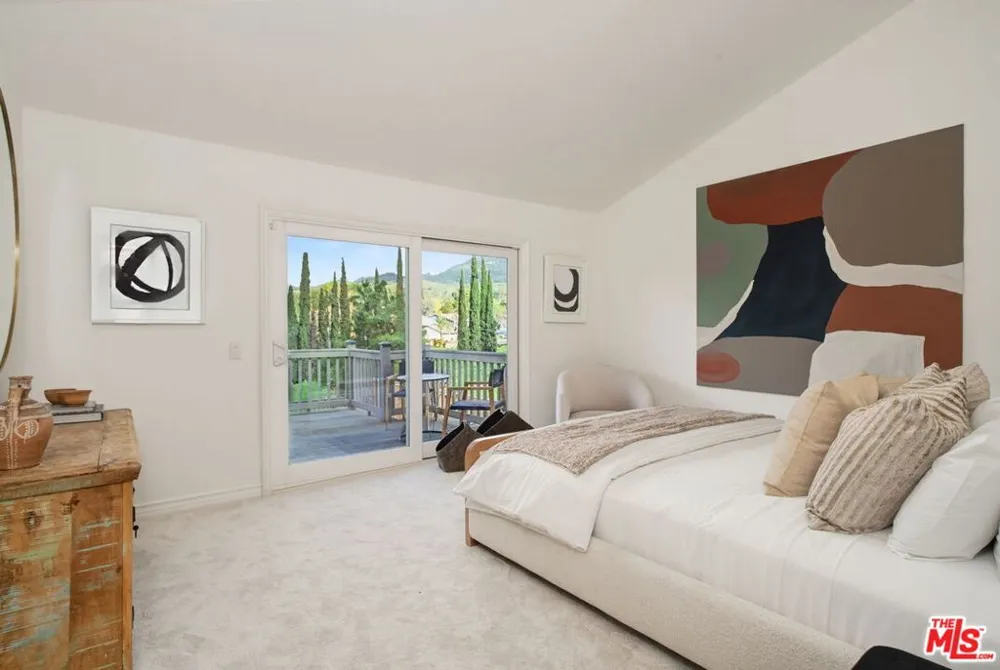 6497 Country Club Drive La Verne, CA 91750