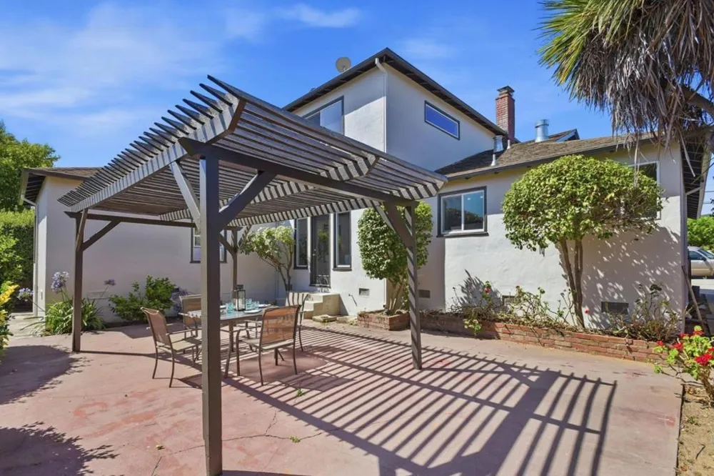 1753 Alameda de las Pulgas San Carlos, CA 94070