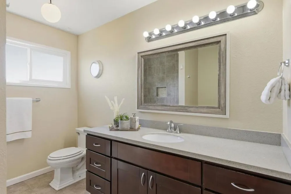 1753 Alameda de las Pulgas San Carlos, CA 94070