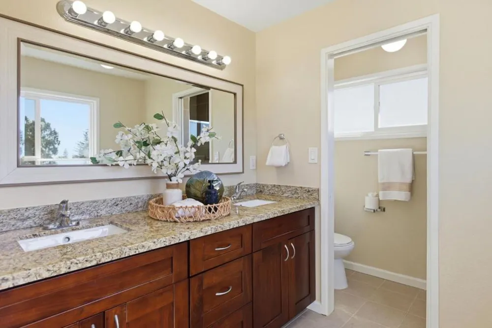 1753 Alameda de las Pulgas San Carlos, CA 94070