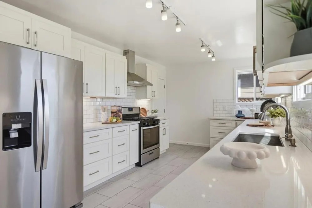 1753 Alameda de las Pulgas San Carlos, CA 94070