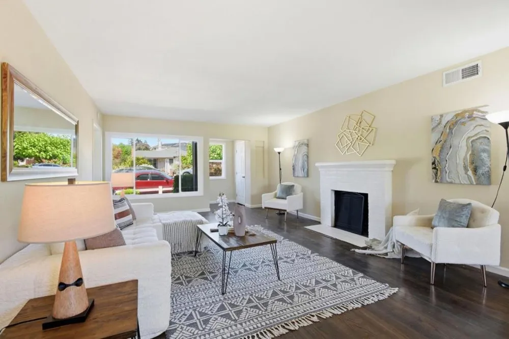 1753 Alameda de las Pulgas San Carlos, CA 94070