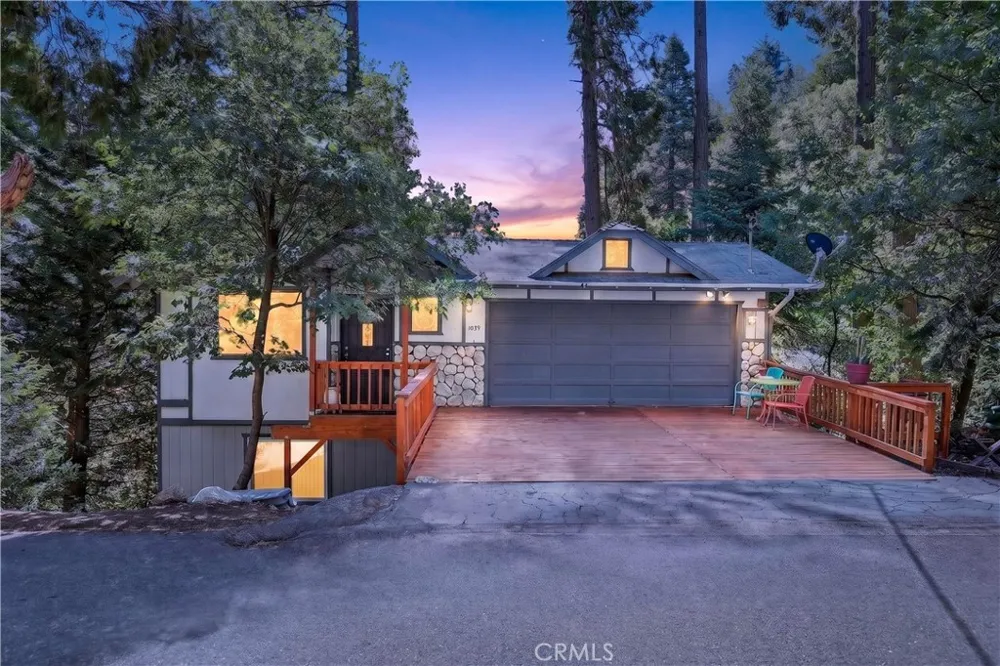 1039 Lausanne Crestline, CA 92325