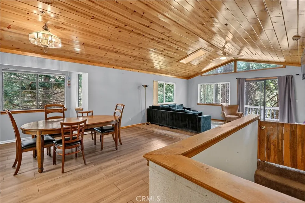 1039 Lausanne Crestline, CA 92325