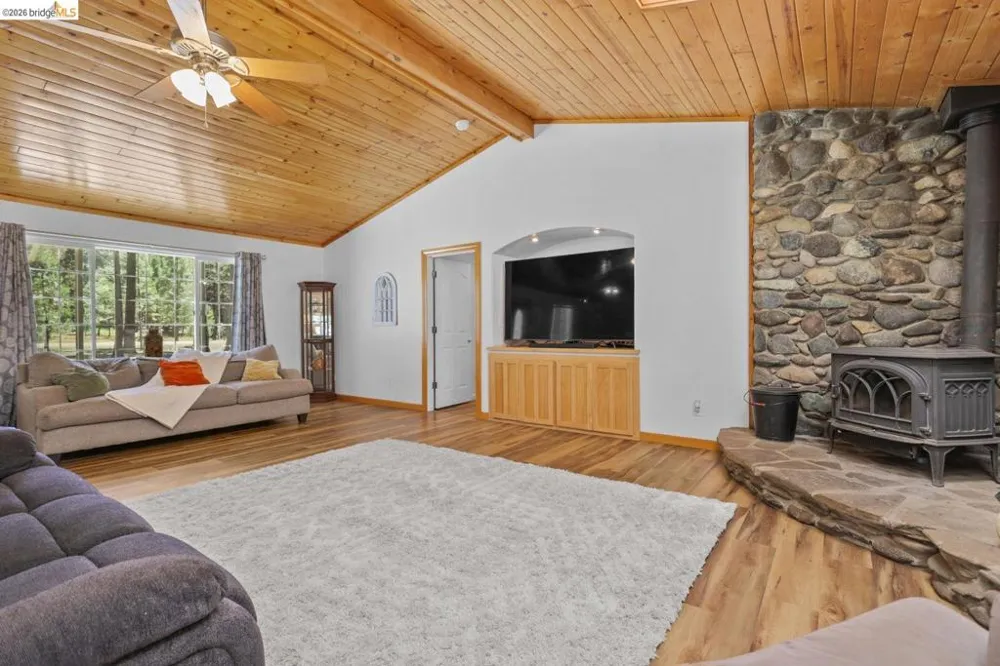31444 Emigrant TRL Shingletown, CA 96088
