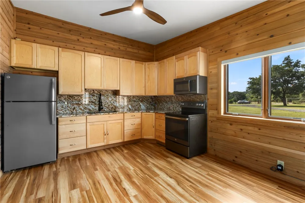 1892 Thunder Creek Road Utopia, TX 78884