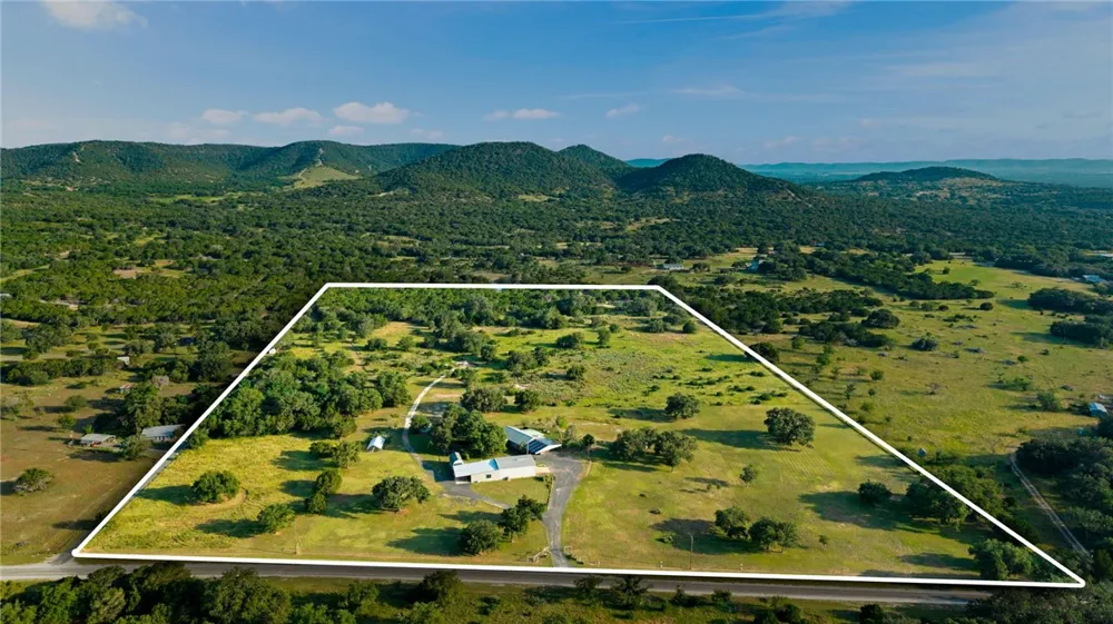 1892 Thunder Creek Road Utopia, TX 78884