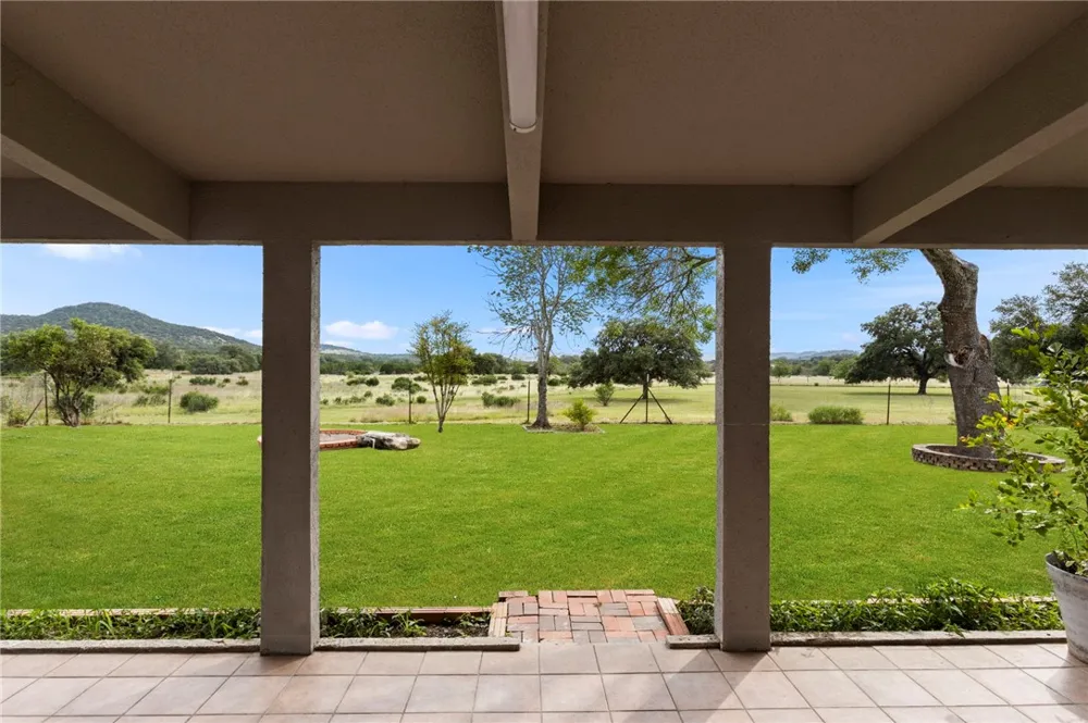 1892 Thunder Creek Road Utopia, TX 78884