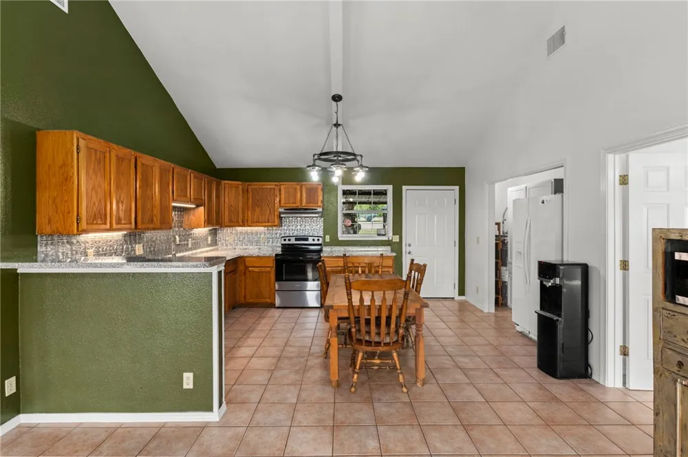 1892 Thunder Creek Road Utopia, TX 78884