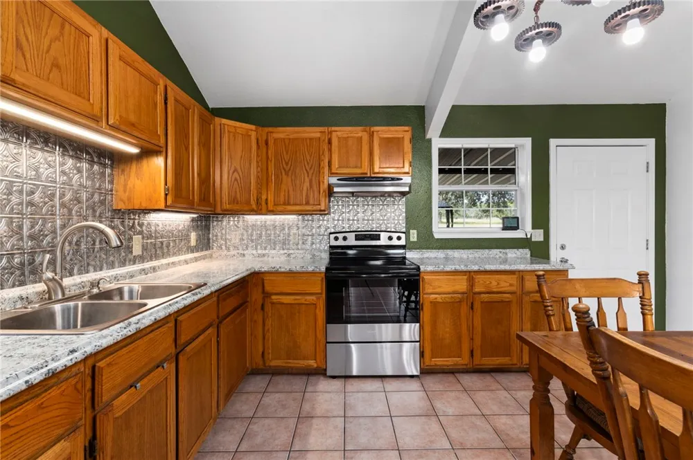 1892 Thunder Creek Road Utopia, TX 78884