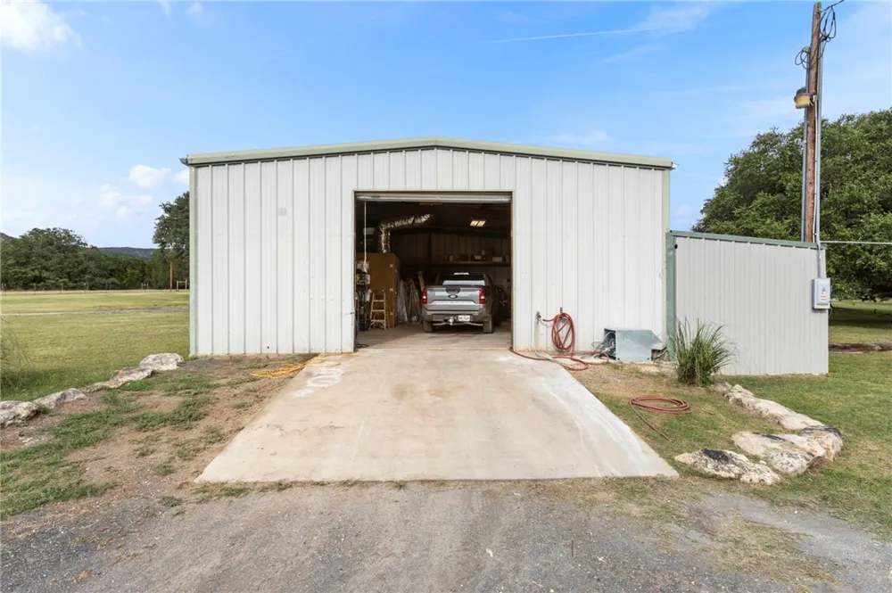 1892 Thunder Creek Road Utopia, TX 78884