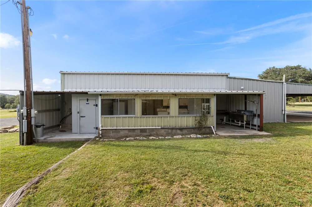 1892 Thunder Creek Road Utopia, TX 78884
