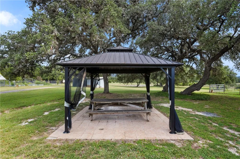 1892 Thunder Creek Road Utopia, TX 78884