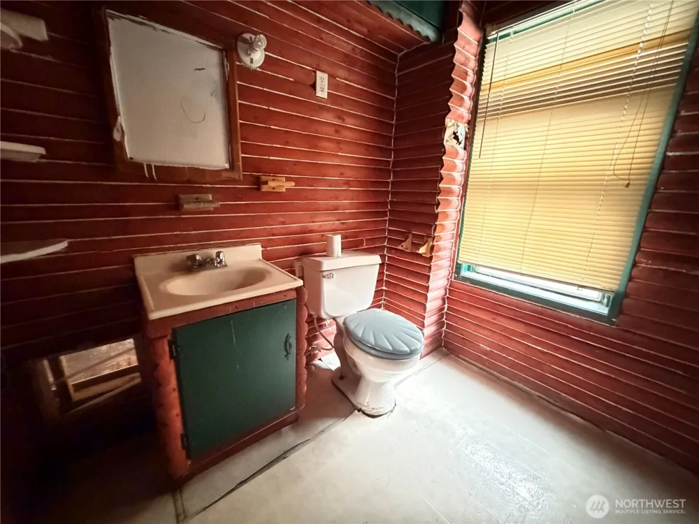1308 Juniper Street Oroville, WA 98844