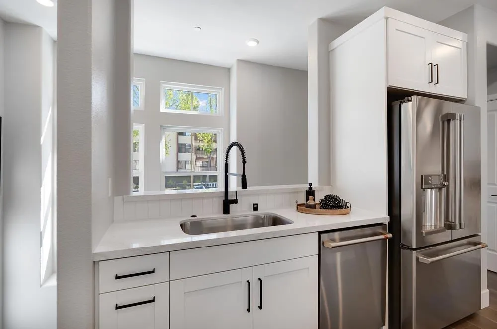 2108 Latham Street Mountain View, CA 94040