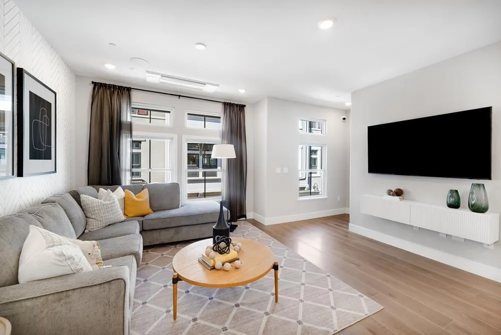 2108 Latham Street Mountain View, CA 94040