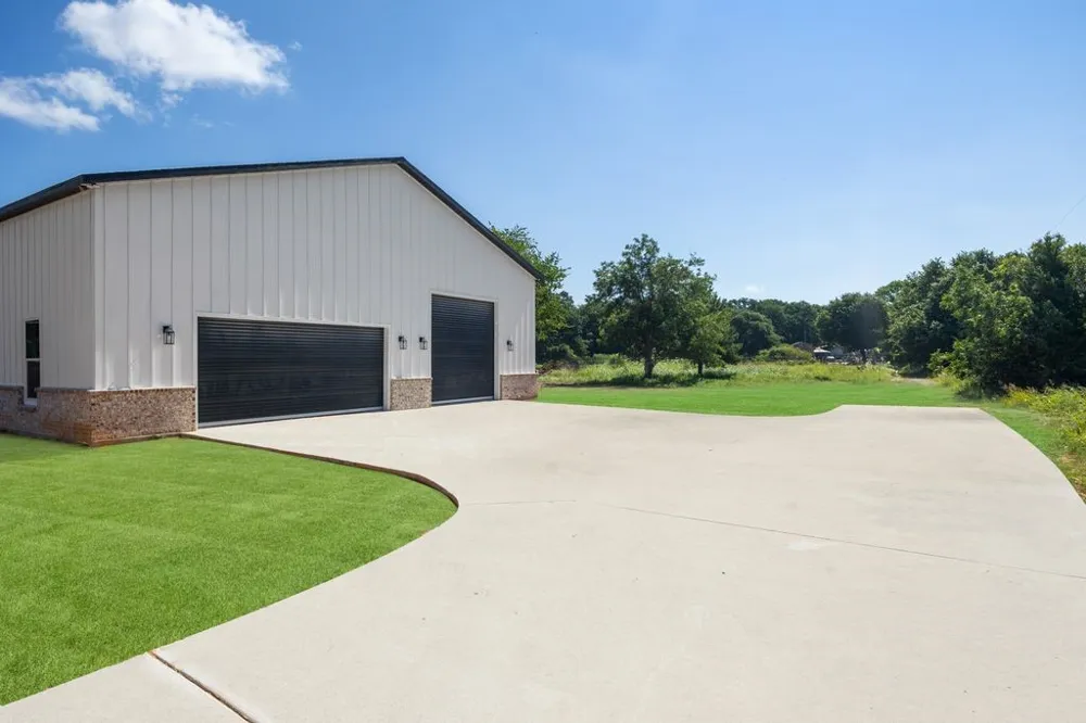 181 County Road 4757 Rhome, TX 76078