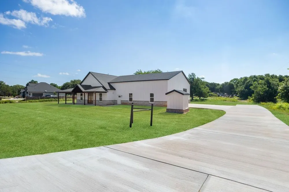 181 County Road 4757 Rhome, TX 76078