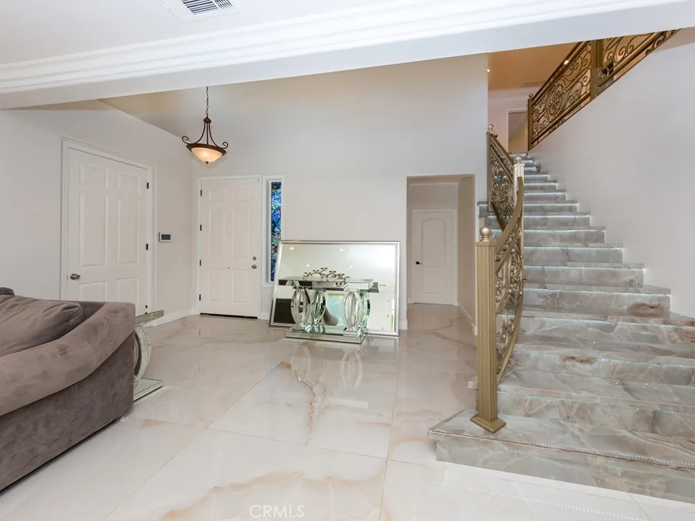 28408 Hidden Hills Drive Saugus, CA 91390