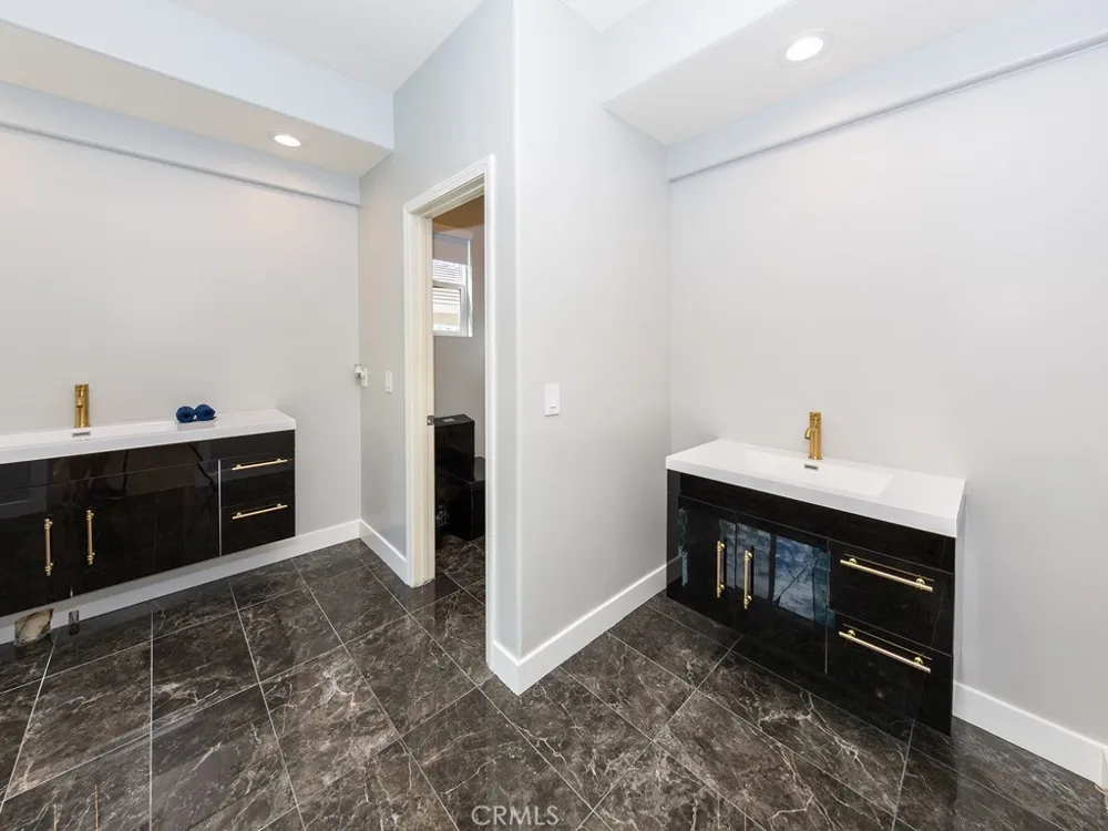 28408 Hidden Hills Drive Saugus, CA 91390