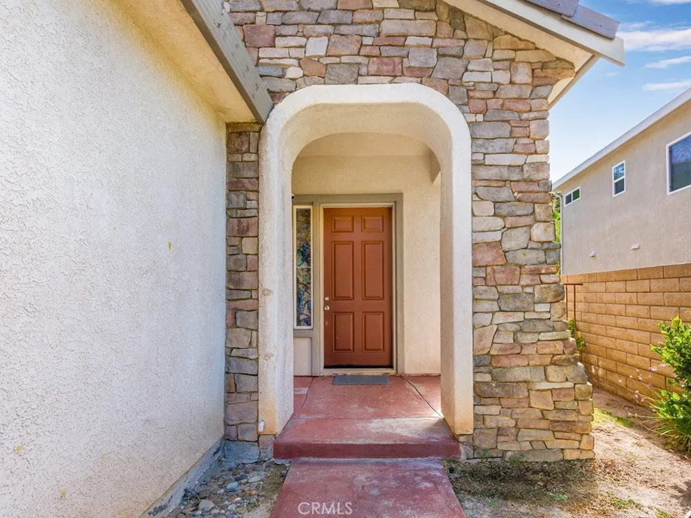 28408 Hidden Hills Drive Saugus, CA 91390