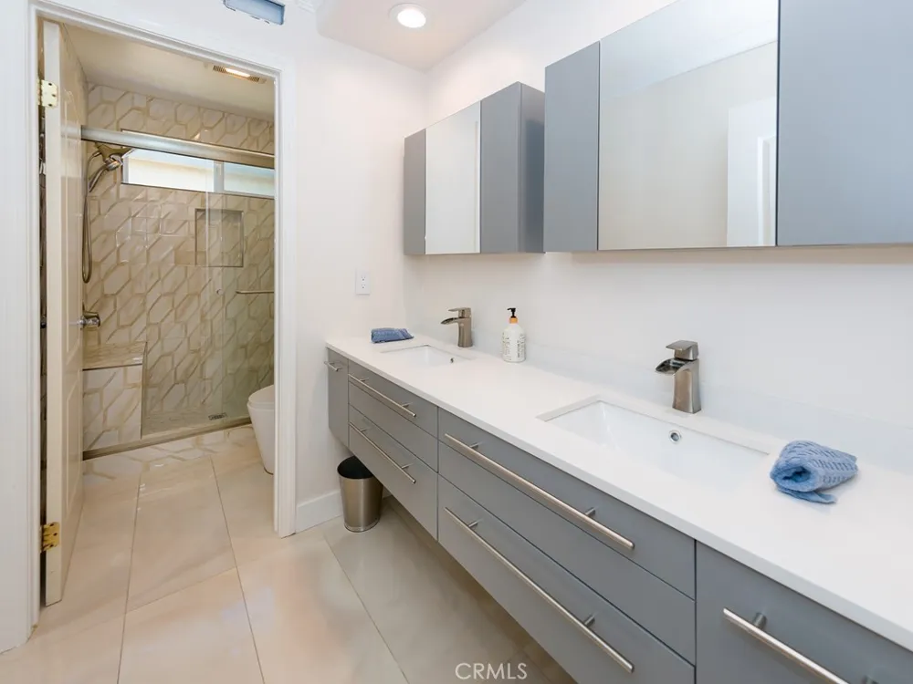 28408 Hidden Hills Drive Saugus, CA 91390