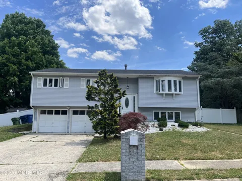 12 White Drive