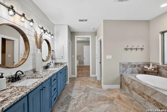 1980 County Road 361 La Vernia, TX 78121