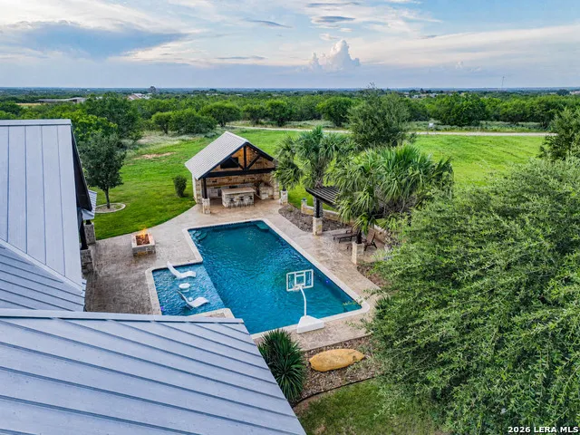 1980 County Road 361 La Vernia, TX 78121