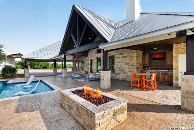 1980 County Road 361 La Vernia, TX 78121