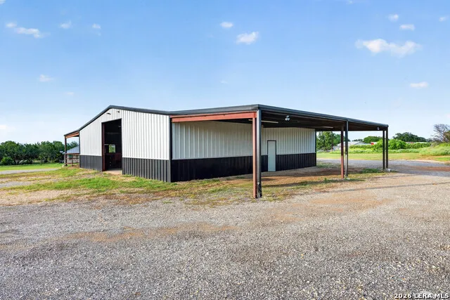 1980 County Road 361 La Vernia, TX 78121