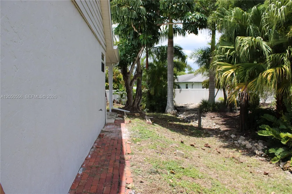 6617 IDLEWILD STREET Fort Myers, FL 33966