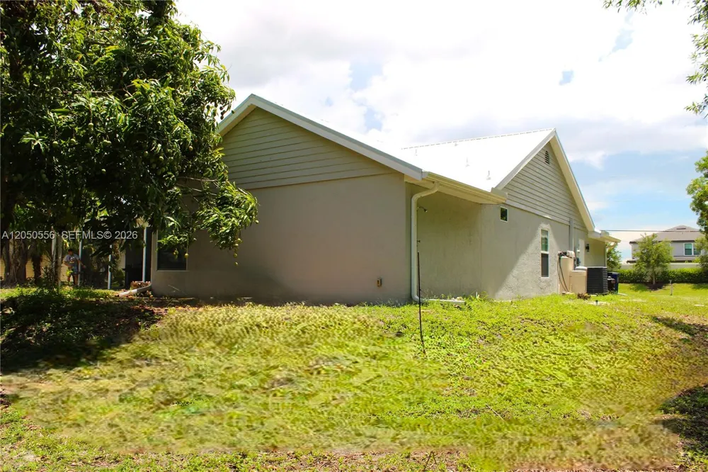 6617 IDLEWILD STREET Fort Myers, FL 33966