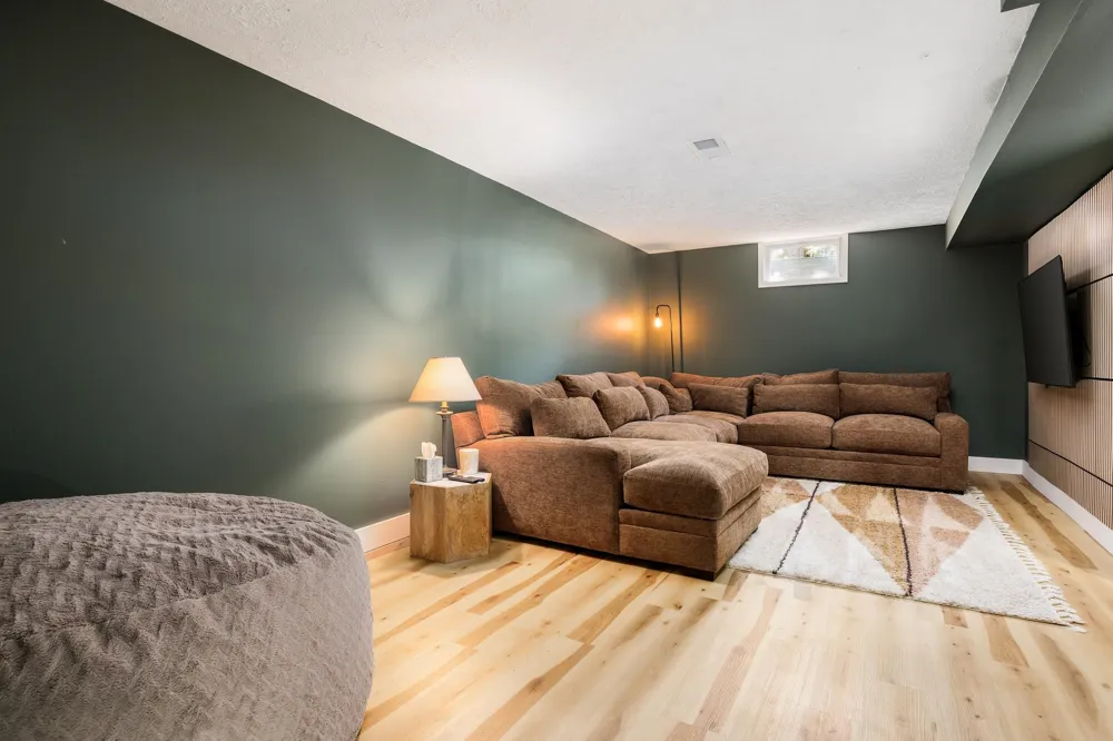 6066 S West Bay Shore Drive Bingham Township, MI 49684